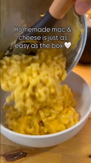 Easy Homemade Mac & Cheese (Just as Easy as the Box!)