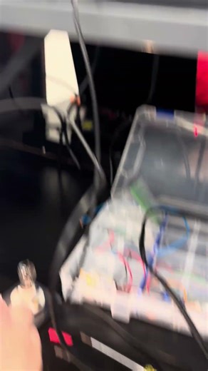 Half bridge rectifier with 2 capacitors