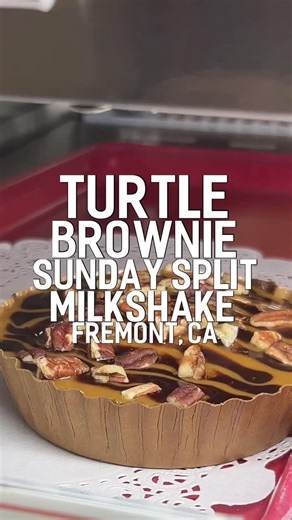 GRUBWITMIKE on Instagram: "TURTLE BROWNIE, SUNDAY SPLIT AND MILKSHAKE IN FREMONT, CA NILES ICE CREAM SWEETS & EATS 37699 NILES BLVD FREMONT, CA Got the sweet tooth? This may be a spot for you! #nilesicecreamsweetsandeats #icecream #bananasplit #milkshake #fremontca"