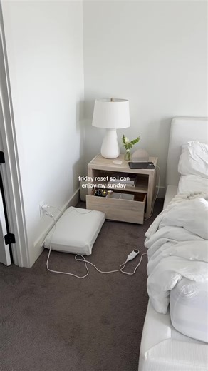 cleaning on friday instead of sunday is simply superior 🙂‍↔️✨ #cleanwithme #resetwithme #weeklyreset #newyearreset #deepclean @The Laundress @Amazon @target @H&M HOME @Biom Wipes @Sprayway @Shark Home @simplehuman @RoborockUS @LEGO @Clorox @Otherland @Scotch-Brite @Scrub Daddy @getcanopy.co @Hatch for Sleep