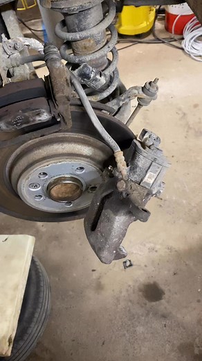 2.1K views · 29 reactions | Neliels info par bremzēm! Neesmu es YouTuberis tāpēc video sanāk kāds sanāk  | Volvo Fix Darbnīca | Facebook