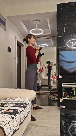 我今日以回梦心法，传授你睡梦罗汉拳#居家锻炼