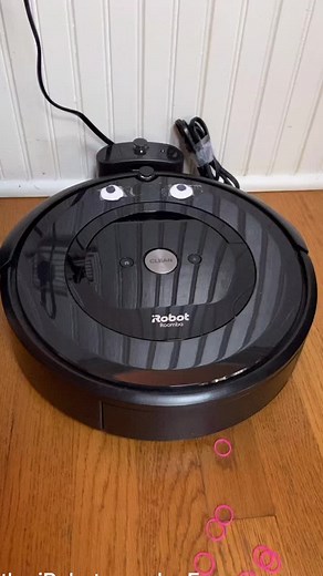 iRobot Roomba E5 Review: Rubber Band Pickup Test
