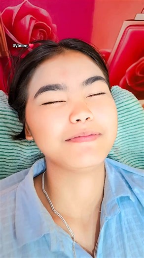 Eyebrow Threading at Meera Beauty Parlour