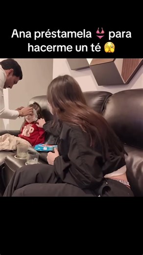 Ana Gabriel: Estilo y Moda en la Boutique Anagastelum