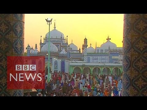 Pakistan's Sufis under attack from Islamic hard-liners - BBC News