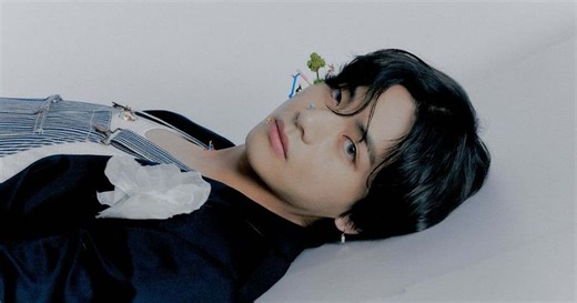 BTS’ V surprises ARMY with new song while on vacation, fans say ‘can’t do this anymore’