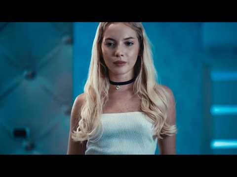 Choose & Vore - Bella Spark & Kelly Collins