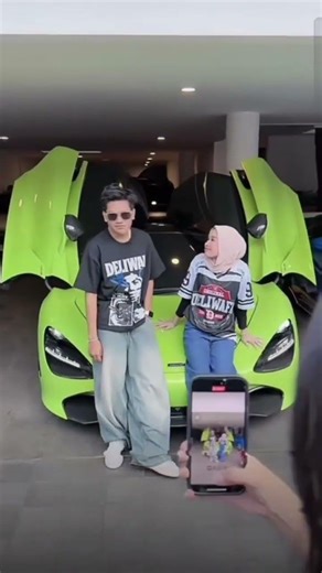 Valen DA 7 and Mila DA 7 with a Luxury Car in a Pre-Wedding Simulation