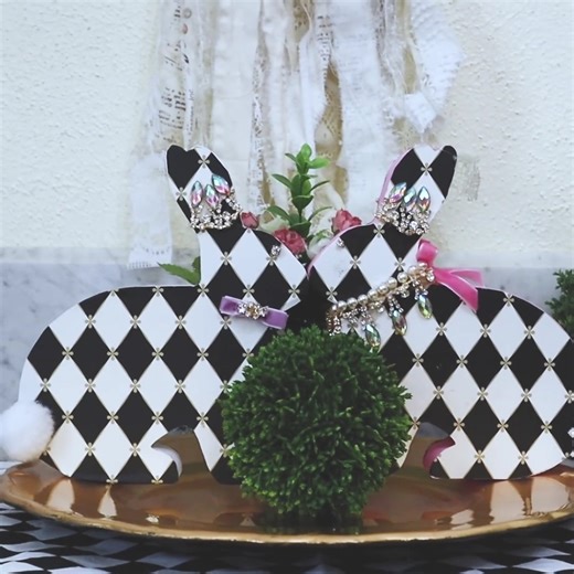 28K views · 514 reactions | I adore these cute spring bunnies! This was such a fun craft to make, and definitely perfect as a spring craft or easter craft. I hope you love them too, please sprinkle! What would you name them? | DIY Living By Talisa Lindsay | Facebook