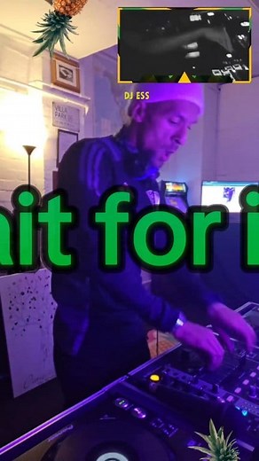 ...this is how I mix #14 👀🍍 #energetic #djing #mixing #jumpup #drumandbass #dnb #music | Dane Sherwood