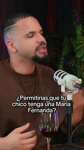 ¿Estás deacuerdo con Melissa Pol? Completo en YouTube: El Show Aleatorio #elshowaleatorio #fyp #pareja #amor