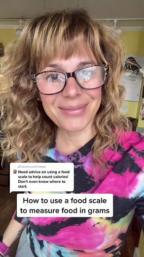 Answer to @rachelroush11 How to use a food scale #caloriecounting #caloriedefecit #coach #health #foodscale #nutrition