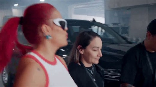 Google Pixel 7 Pro TV Spot, 'Pixel te entiende' con Karol G, canción de Karol G