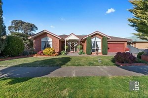 ‼️ FOR SALE ‼️ 57 Wenhams Lane, Wangaratta Exceptional home. Edge of town. 4 bed 🛏️ 2 bath 🛁 2 car 🚗 $467,000 For more information, visit our website: http://bit.ly/57WenhamsLane or give the office a call to arrange your private inspection. 03 5721 7995 📞 | Insite Real Estate