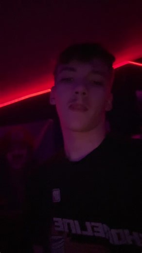 Hunter (@hunter.certifiedloverboy)’s videos with tracy bae - RUiN