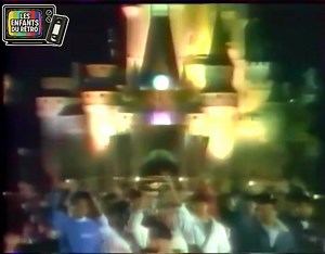 Disney Parade ✨️ 📺: émission française hebdomadaire pour la jeunesse diffusée le dimanche après-midi sur TF1 entre le 19 février 1989 et le dimanche 27 décembre 1998. | Les enfants du retro