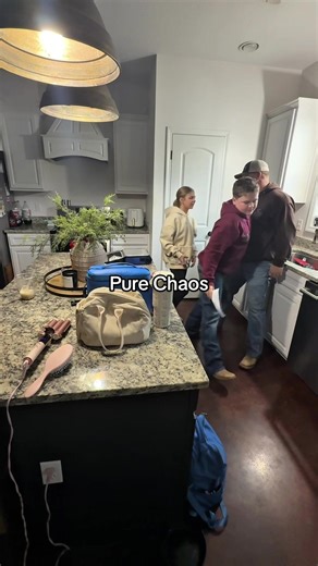 Mere finally gets to go back to school.. let’s hope she stays away from sickness for a while 🤞🏻 #morningroutine #realisticmomlife #realisticmorningroutine #momsoftiktok #vlog