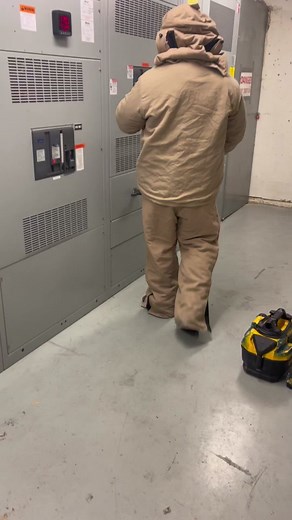 Closing Switches #fyp #electrical #switchgear #construction #electricalwork