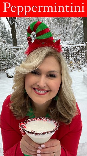 Jennifer Valentyne on Instagram: "When the snow falls the Holiday Drinks are back!!! Starting off with a Peppermintini 🍸 2 oz vodka 1-2 oz peppermint schnapps 1 oz heavy cream (1oz white chocolate liqueur - optional but it makes it that much more special..if you can’t find it use Crème de Cacao) Enjoy! ❄️☃️ #holidaycocktails #snowday"