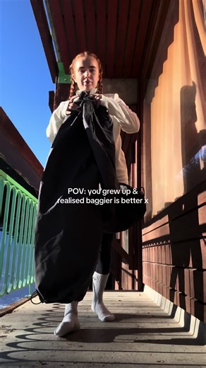 Treating snowboarding as a fashion show shoot me🫣