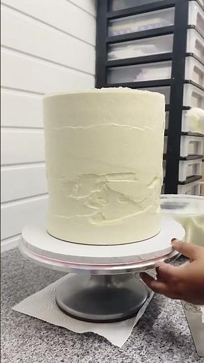 Expert Cake Frosting: The Ultimate Guide to a Smooth Finish#cakefrosting #cakedecorating