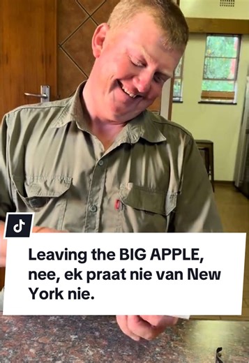 Leaving the BIG APPLE, en ons praat nie van New York nie 📲 @Boeta @Samsung Unboxing the new Galaxy Z Fold 6 and Galaxy watch 7. #fyp #zfold6 #tiktoksouthafrica #iphonevssamsung #new #unboxing