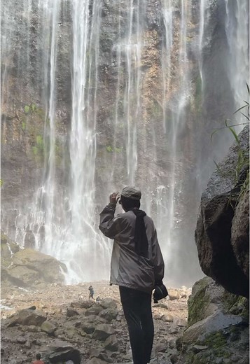 Tips Memilih Sepatu untuk Hiking ke Air Terjun