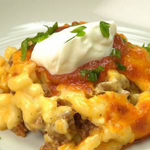 4.6M views · 145K shares | Put a twist on a classic with this Baked Taco Mac & Cheese. | Cooking Panda | Facebook