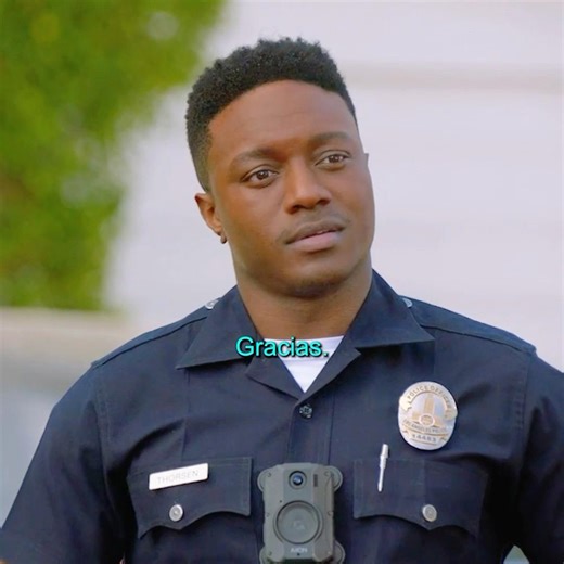 ¡Nolan en busca de un sospechoso! 🚔🔍#shorts #viral #trending #shortvideo #viralvideo