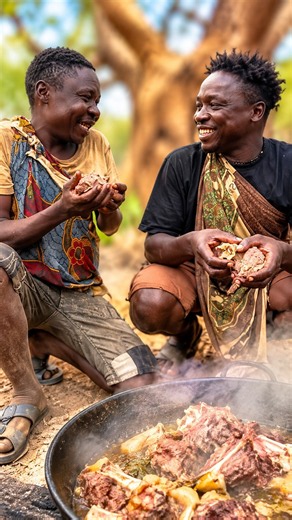 LOVE, FRIENDSHIP & FOOD! ❤️🍖 Hadzabe Eating Together #hadzabetribe #africa #bushlife
