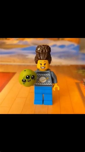 LEGO City Advent Calendar (Day 13 - Woman in Classic Space Sweater & A Small Alien Plush Toy) #lego