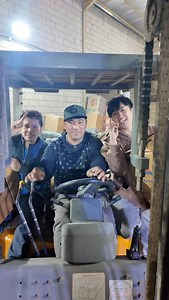 Parang walang pinagdaanan😅 #airlink @airlink_cargo_agency | REDzki RED