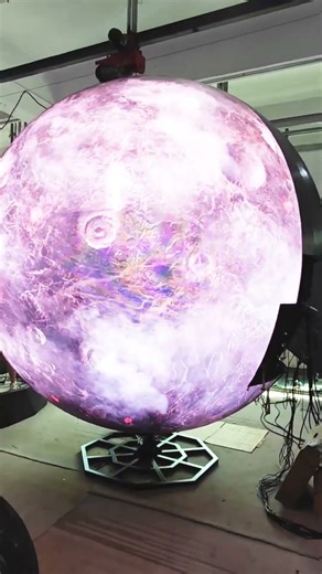 Break the Flat Limit! This "Glowing Planet" Steals All the Attention🌍