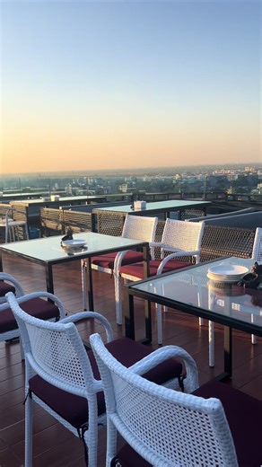 စမ်းချောင်းမြို့နယ်မှာ ရှိတဲ့ HotelSanchaung အပေါ်ထပ် Rooftop Bar လေးကိုသိပြီးပြီလား❤️#hotelsanchaung_yangon #astrorooftop #Rooftopbarinyangon #sunsetvibes