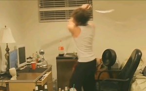 【4K高清修复】砸电脑素材60帧补帧大师