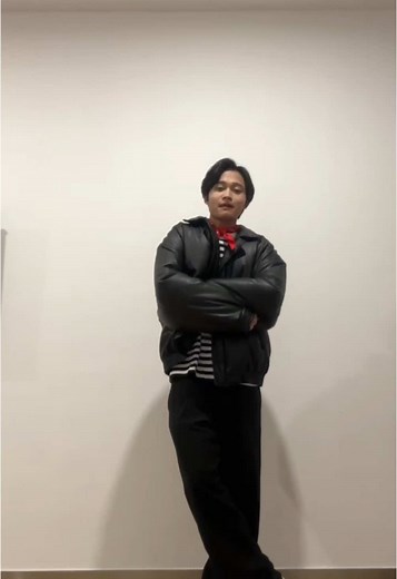 Stylish Outfit Ideas Featuring a Black Leather Jacket
