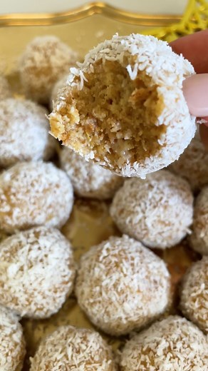 These super easy lemon and condensed milk truffles are zesty, sweet and make the perfect edible Christmas gift! Click the link in our Instagram bio for the full recipe or search “BestRecipes super easy lemon & condensed milk truffles”. #truffles #christmasgifts #condensedmilk #condensedmilkrecipes #christmassweets #easydessert #easydesserts | Best Recipes