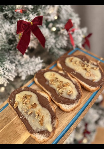 @Dole Packaged Foods Chocolate spread warm pineapple = holiday vibes 🎄 #refreshingsnack #snackhack #doleparadise
