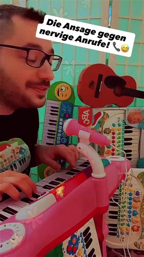 Erdem Sayilan | Ich liebe meine Keyboards! 🎹❤️🤣 #ansage #keyboard #party #bandansage #ab #mailbox #sprecher | Instagram