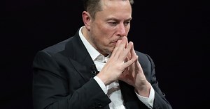 Elon Musk stă la taifas cu liderii lumii. Ce spun biografii antreprenorului american despre controversele din jurul lui VIDEO
