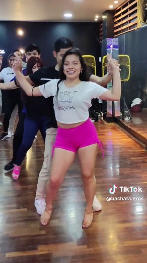 📚Secuencia de bachata ❤️‍🔥 - - - - #bachatatutorial #baile #aprendebachata #aprendeabailarbachata #aprendeabailar #academiadebaile #clasesdebaile #tips #latina #tutorial #tutorialdebachata #tipsparabailar #bachata #pareja #bailando #asieslavida #enriquexmaria