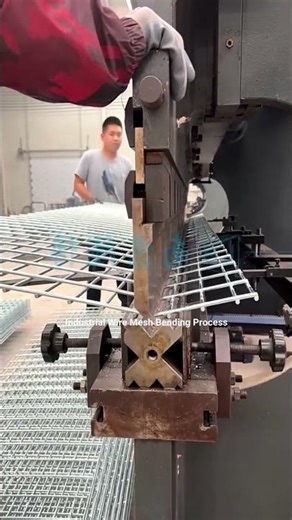Industrial Wire Mesh Bending Process