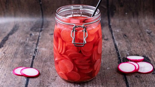 Quick Pickled Radishes