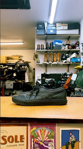 【VANS authentic コーナー修理】 スニーカーのすり減ったかかとの定番修理です。#asmr #shoerepair #靴修理 #sneakers #vans #shorts