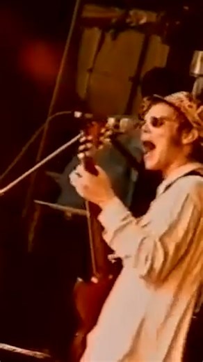 'Alright' live at Big Day Out Festival Australia in 1997 🇦🇺 | Supergrass