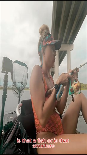 A charming girl fishing .#reddrum #fishing #kayakfishing #ladyangler #inshorefishing #dockfishing #topsailisland #northcarolina #bikini #mullet #livebait (9) | Fishing girl