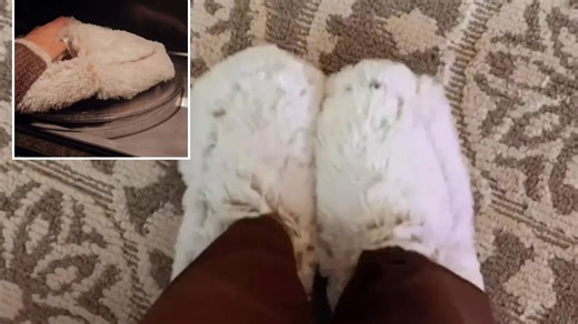 Shoppers left divided by ‘stinky’ slippers which keep feet toasty warm