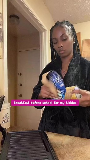 867K views · 7K reactions | Egg & Cheese Panini Biscuits #fyp #eggcheesepanini #panini #biscuit #clementineandthekiddos #breakfast | Clementine Bussey | Facebook