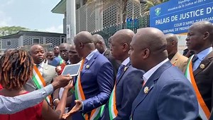 Affaire procès ALAIN LOBOGNON Les députés interdits d'accès au palais de Justice | Abidjan.net